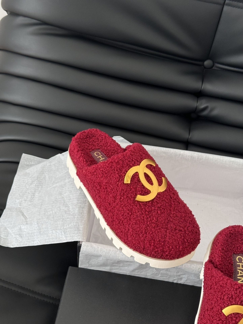 Ch**el slippers